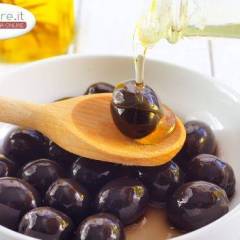 Olive nere sott'olio