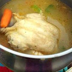 Brodo di pollo o di gallina