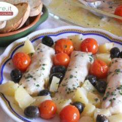 Merluzzo al forno con Pomodorini, Patate e Olive nere