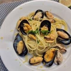 SPAGHETTI COZZE E LIMONE