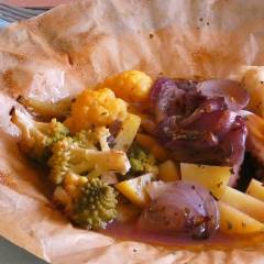 Polpo al cartoccio con cavoli misti e patate 