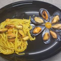 SPAGHETTI CON COZZE E ZAFFERANO
