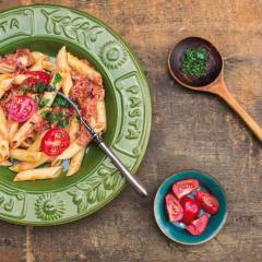 Pasta al tonno, prosciutto cotto e pomodorini