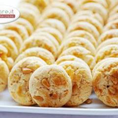 Biscotti ai pinoli