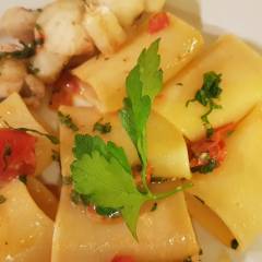 Paccheri con rana pescatrice