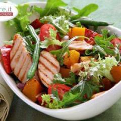 Insalata verde con pollo alla griglia