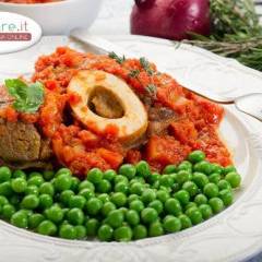 Ossibuchi in rosso con Piselli