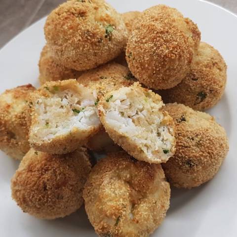 POLPETTE DI MERLUZZO IN FRIGGITRICE AD ARIA RICETTA | cucinare.it