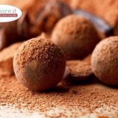 Tartufini con Ciliegie candite e Mandorle