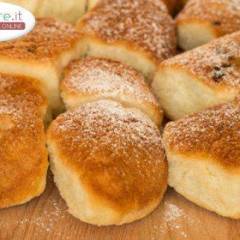 Buchteln (dolcetti di pasta lievitata)