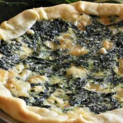 Crostata dolce salata di coste e scamorza affumicata