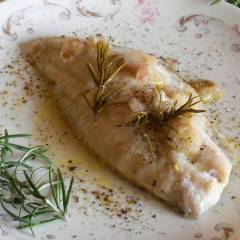 Filetti di scorfano al rosmarino