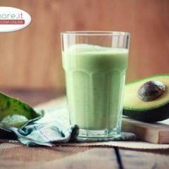 Smoothie Avocado, Arancia e Latte di Mandorle