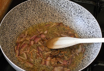 Garganelli alla salsa di acciughe, olive e capperi       preparazione 5