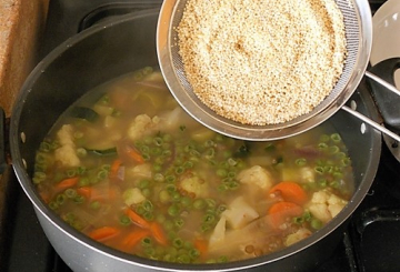 Minestrone con quinoa    preparazione 7