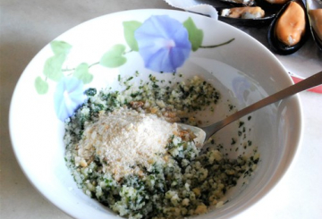 Cozze gratinate al pecorino preparazione 3