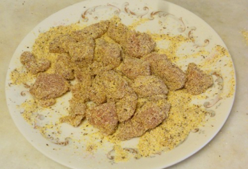 Bocconcini di pollo fritto con hummus   preparazione 2