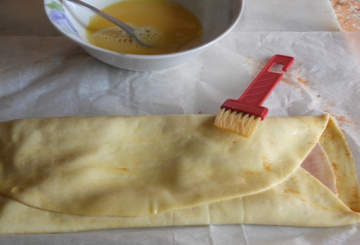 Crepe salata di sfoglia farcita con paprika preparazione 3