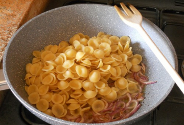 Orecchiette risottate alle cime di rapa    preparazione 2