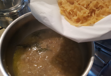 Pasta E Ceci In Scatola preparazione 4