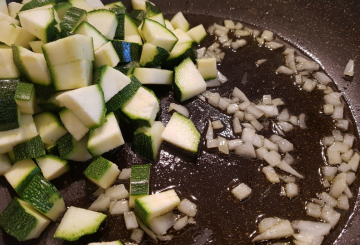 Pasta e zucchine preparazione 1