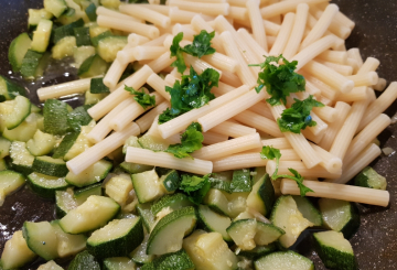 Pasta e zucchine preparazione 3