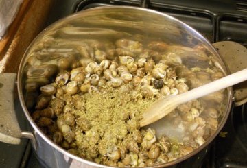 Maruzzelle con pomodoro origano e crostini    preparazione 1