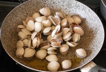 Spaghetti alla pescatora    preparazione 2