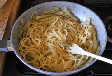 Spaghetti e puntarelle alla carbonara    preparazione 7