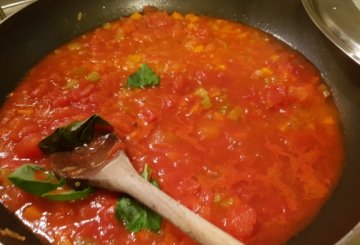 Paccheri alla napoletana preparazione 3