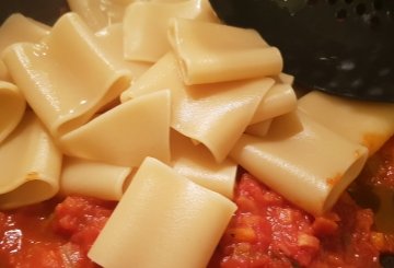 Paccheri alla napoletana preparazione 4