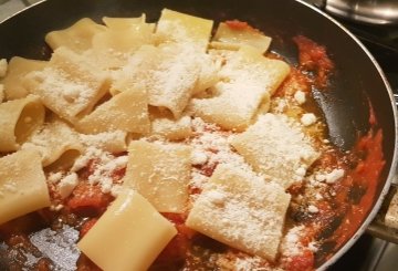 Paccheri alla napoletana preparazione 5