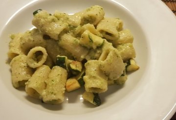 Pasta e crema di zucchine fritte preparazione 6