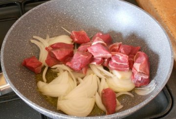 Spezzatino Con Carciofi Al Curry preparazione 0