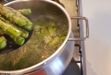 Spaghetti Con Asparagi preparazione 1