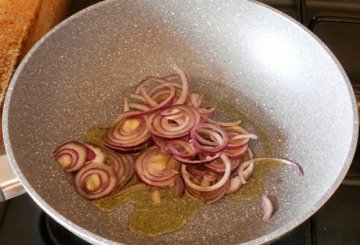 Pici, piselli, prezzemolo e peperoncino preparazione 0