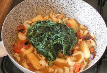 Zuppa Di Mare Con Agretti preparazione 3