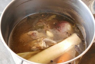 Bollito freddo di manzo aromatico con verdure e spezie preparazione 2