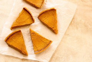 Crostata di zucca salata, una sfiziosa torta rustica preparazione 5