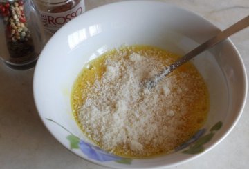 Frittata di cannolicchi con aglio e basilico preparazione 3