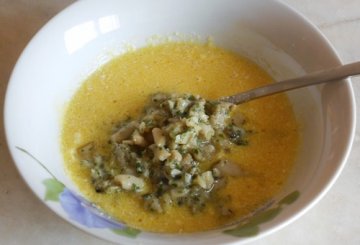 Frittata di cannolicchi con aglio e basilico preparazione 4