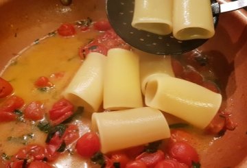 Paccheri con rana pescatrice preparazione 7