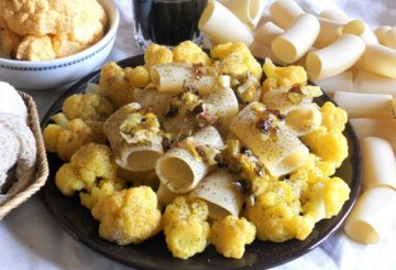 Paccheri e cavolfiore arancione con porri caramellati preparazione 7