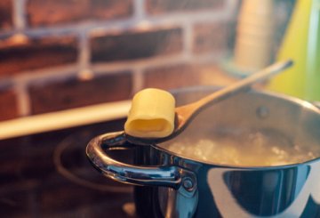 Paccheri e cavolfiore arancione con porri caramellati preparazione 6