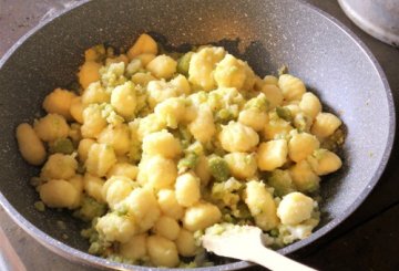 Gnocchi con cavolfiore e sfoglie di scalogno preparazione 4