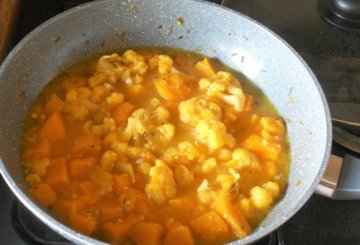 Pasta alla crema di zucca e cavolfiore arancione preparazione 2