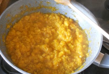 Pasta alla crema di zucca e cavolfiore arancione preparazione 3