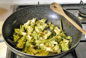 Penne risottate al broccolo piccante preparazione 2