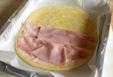 CALZONE AL FORNO RIPIENO DI MOZZARELLA E PROSCIUTTO ...