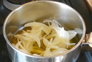 Pasta con cime di rapa e cipolla preparazione 2